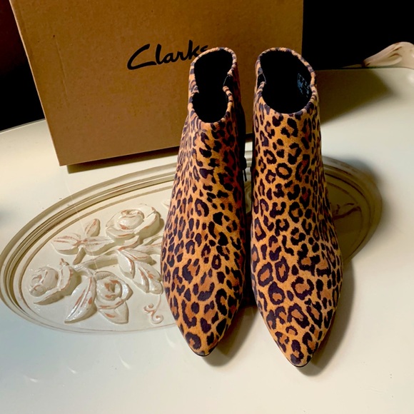 Clarks Linvale Sea Leopard print kitten heel bootie - Picture 2 of 7